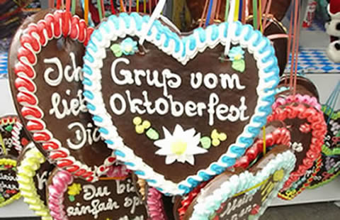 Lebkuchenherzen - Munich Oktoberfest Souvenirs